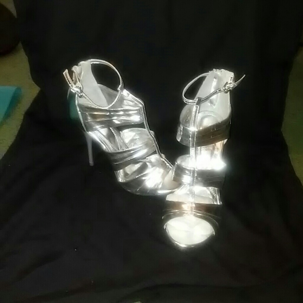 Shoe